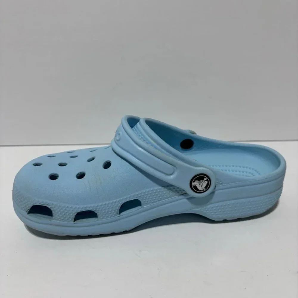 Crocs Big Kids’ Classic Slip-On Clogs Blue, Boys’ Size 3 M